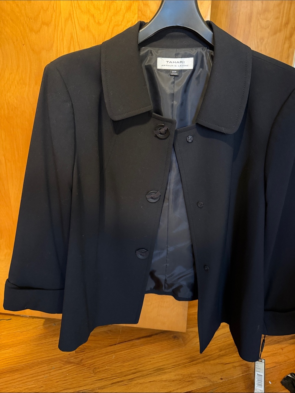 Tahari Black Cropped Collar Button Jacket